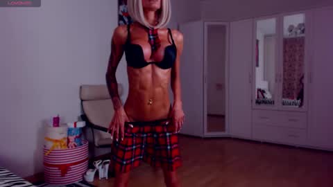 Snapshot of sonjanextray chatting on September 19, 8:38 am Sonja Ray online show from September 19, 8:38 am