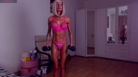 Snapshot of sonjanextray chatting on September 26, 8:40 am Sonja Ray online show from September 26, 8:40 am