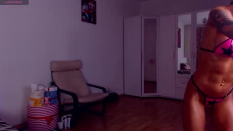 Snapshot of sonjanextray chatting on November 24, 9:09 am Sonja Ray online show from November 24, 9:09 am