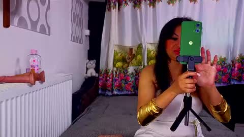 Snapshot of sonya_wet_ chatting on May 19, 4:19 am Sonya online show from May 19, 4:19 am