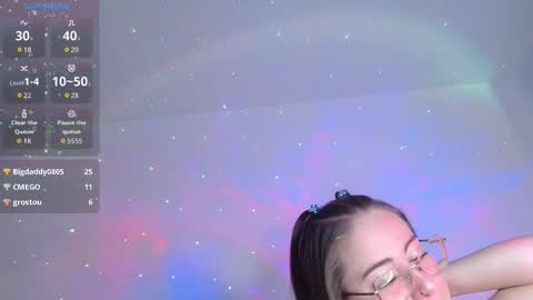 Snapshot of soofy__ chatting on October 4, 4:10 am soofy online show from October 4, 4:10 am