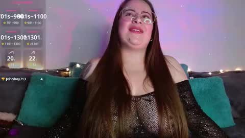 Snapshot of soofy__ chatting on October 23, 3:17 am soofy online show from October 23, 3:17 am