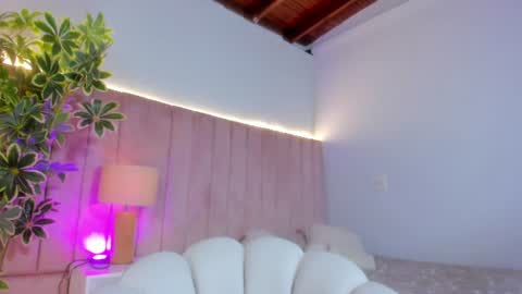 Snapshot of sophi_cooper29 chatting on July 4, 6:36 pm sophi_cooper29 online show from July 4, 6:36 pm