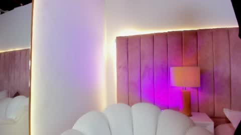 Snapshot of sophi_cooper29 chatting on July 15, 7:41 pm sophi_cooper29 online show from July 15, 7:41 pm
