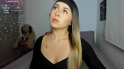 Snapshot of sophi_moreno chatting on May 21, 2:40 am Sofi online show from May 21, 2:40 am