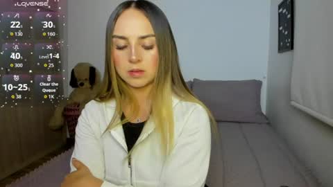 Snapshot of sophi_moreno chatting on June 26, 3:11 am Sofi online show from June 26, 3:11 am