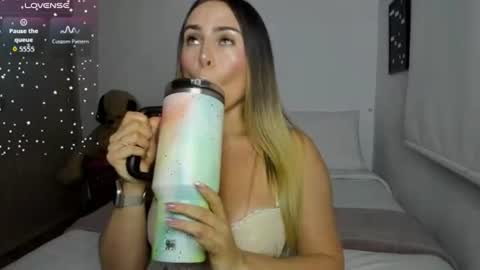 Snapshot of sophi_moreno chatting on July 23, 4:10 am Sofi online show from July 23, 4:10 am