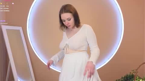 Snapshot of sophi_x chatting on October 7, 1:52 pm Sophie online show from October 7, 1:52 pm