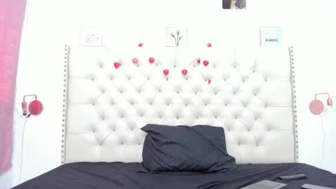 Snapshot of sophia__beauty chatting on October 26, 6:36 pm sophia__beauty online show from October 26, 6:36 pm