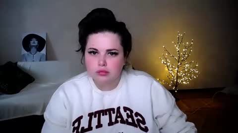 Snapshot of sophia__olsen chatting on June 15, 10:17 am sophia__olsen online show from June 15, 10:17 am