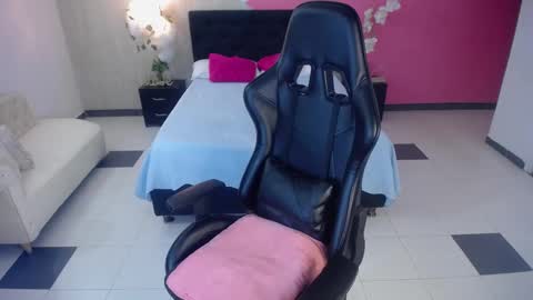 sophia_brunette21 online show from September 18, 11:45 am