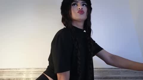 Sophia online show from December 2, 9:32 pm