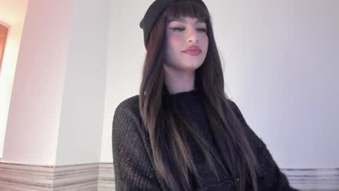 Snapshot of sophia_cambpell chatting on June 2, 9:17 pm Sophia online show from June 2, 9:17 pm