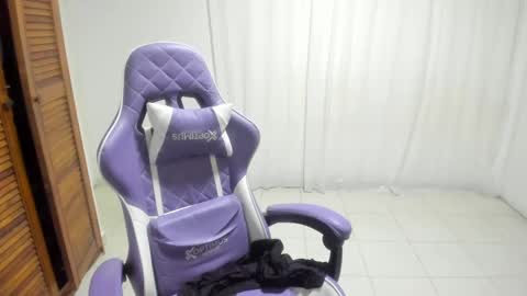 Snapshot of sophia_cossio2 chatting on November 17, 2:17 am Sara Sophia online show from November 17, 2:17 am