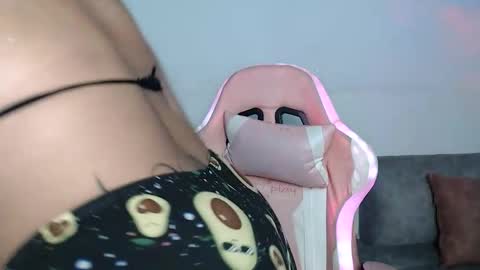 Snapshot of sophia_dazza398 chatting on June 6, 1:11 am sophia online show from June 6, 1:11 am