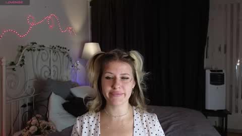 Sophia online show from September 21, 1:18 am