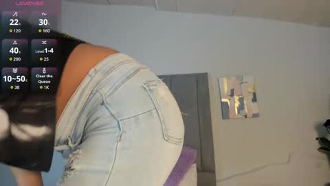 Snapshot of sophia_ebony___ chatting on November 18, 12:42 pm sophia_ebony___ online show from November 18, 12:42 pm