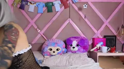 Sophia Grand online show from June 23, 5:05 am