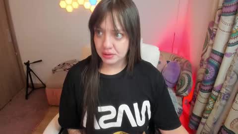 sophia_grants online show from November 11, 9:31 am