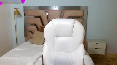 Sophia  online show from December 6, 8:07 pm