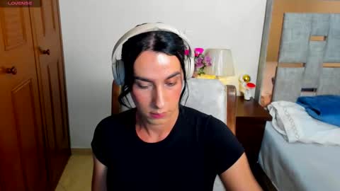 sophia CM online show from October 2, 9:05 am