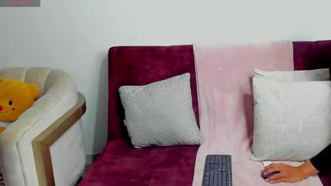 Snapshot of sophia_harry chatting on May 15, 11:23 pm sophia CM online show from May 15, 11:23 pm