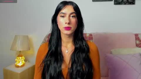 Snapshot of sophia_harry chatting on June 17, 6:31 pm sophia CM online show from June 17, 6:31 pm