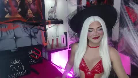 sophia_hott01 online show from October 25, 11:51 am