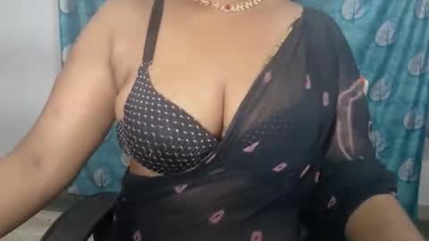 Snapshot of sophia_indian chatting on May 5, 6:43 am Sophia Tamil online show from May 5, 6:43 am