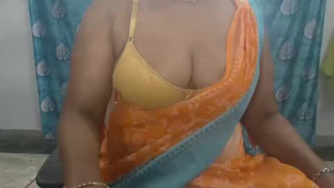 Snapshot of sophia_indian chatting on May 6, 6:46 pm Sophia Tamil online show from May 6, 6:46 pm