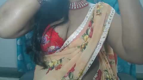 Snapshot of sophia_indian chatting on May 16, 5:04 am Sophia Tamil online show from May 16, 5:04 am