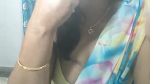 Snapshot of sophia_indian chatting on June 5, 5:03 am Sophia Tamil online show from June 5, 5:03 am