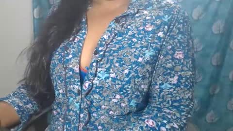 Snapshot of sophia_indian chatting on June 8, 5:41 am Sophia Tamil online show from June 8, 5:41 am