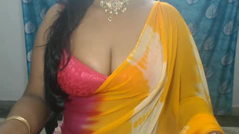 Snapshot of sophia_indian chatting on June 18, 9:47 am Sophia Tamil online show from June 18, 9:47 am