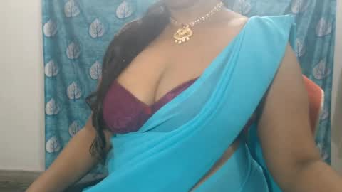 Snapshot of sophia_indian chatting on July 21, 3:53 am Sophia Tamil online show from July 21, 3:53 am