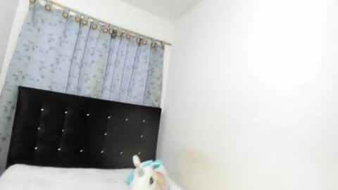 sophia_moons_ online show from May 24, 11:15 am