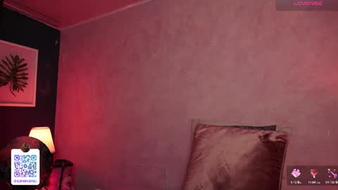 Snapshot of sophia_wilsonn_ chatting on June 27, 12:44 pm Sofi online show from June 27, 12:44 pm