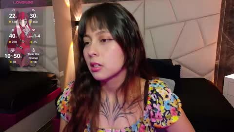 Snapshot of sophiaa_7 chatting on October 29, 11:45 am Sophi online show from October 29, 11:45 am