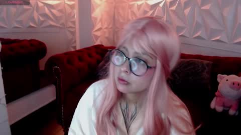 Snapshot of sophiaa_7 chatting on January 8, 11:34 am Sophi online show from January 8, 11:34 am