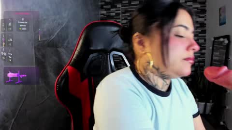 Snapshot of sophiaa_cherry chatting on April 3, 6:28 pm Sophia online show from April 3, 6:28 pm