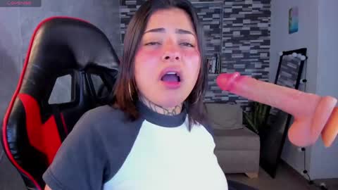 Snapshot of sophiaa_cherry chatting on April 29, 5:30 pm Sophia online show from April 29, 5:30 pm
