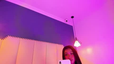 Snapshot of sophiabloss chatting on January 8, 12:18 pm Sophie online show from January 8, 12:18 pm