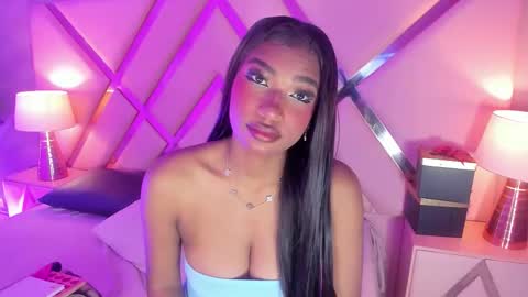 Snapshot of sophiabloss chatting on January 12, 12:21 pm Sophie online show from January 12, 12:21 pm