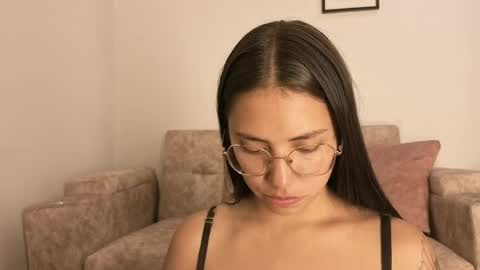 sophiacolemann online show from May 6, 1:57 am