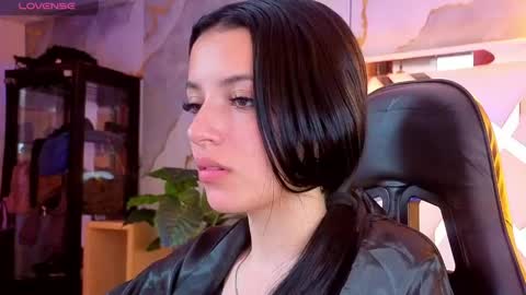 Snapshot of sophiadoll_tf chatting on June 8, 1:00 pm sophiadoll_tf online show from June 8, 1:00 pm
