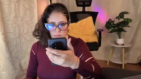 Snapshot of sophiadumont chatting on June 8, 3:29 am Sophia online show from June 8, 3:29 am