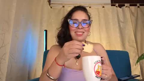 Snapshot of sophiadumont chatting on June 21, 2:25 am Sophia online show from June 21, 2:25 am