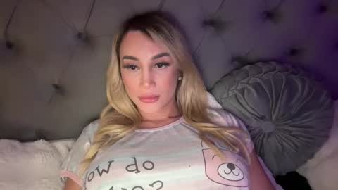Snapshot of sophiagrcc chatting on November 24, 6:02 am sophiagrcc online show from November 24, 6:02 am
