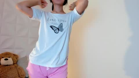 Sophia Howland online show from May 22, 4:41 am
