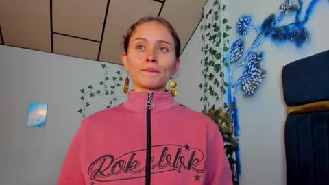 Snapshot of sophiamiller6 chatting on March 6, 2:13 pm sophiamiller6 online show from March 6, 2:13 pm